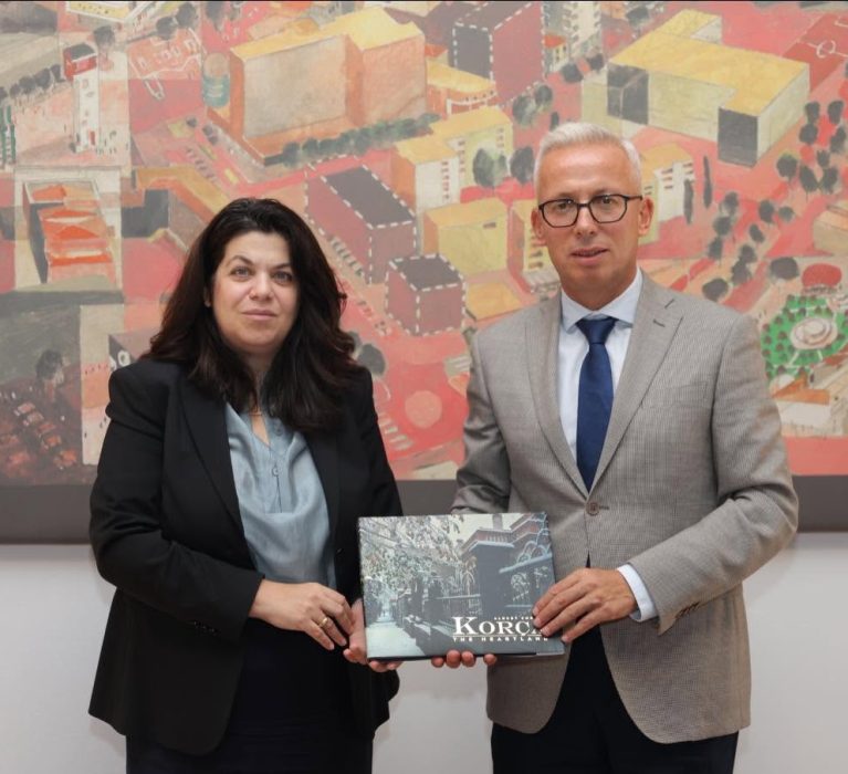 Takim me ambasadoren e Republikës së Greqisë në Shqipëri, znj. Lambrini Komini